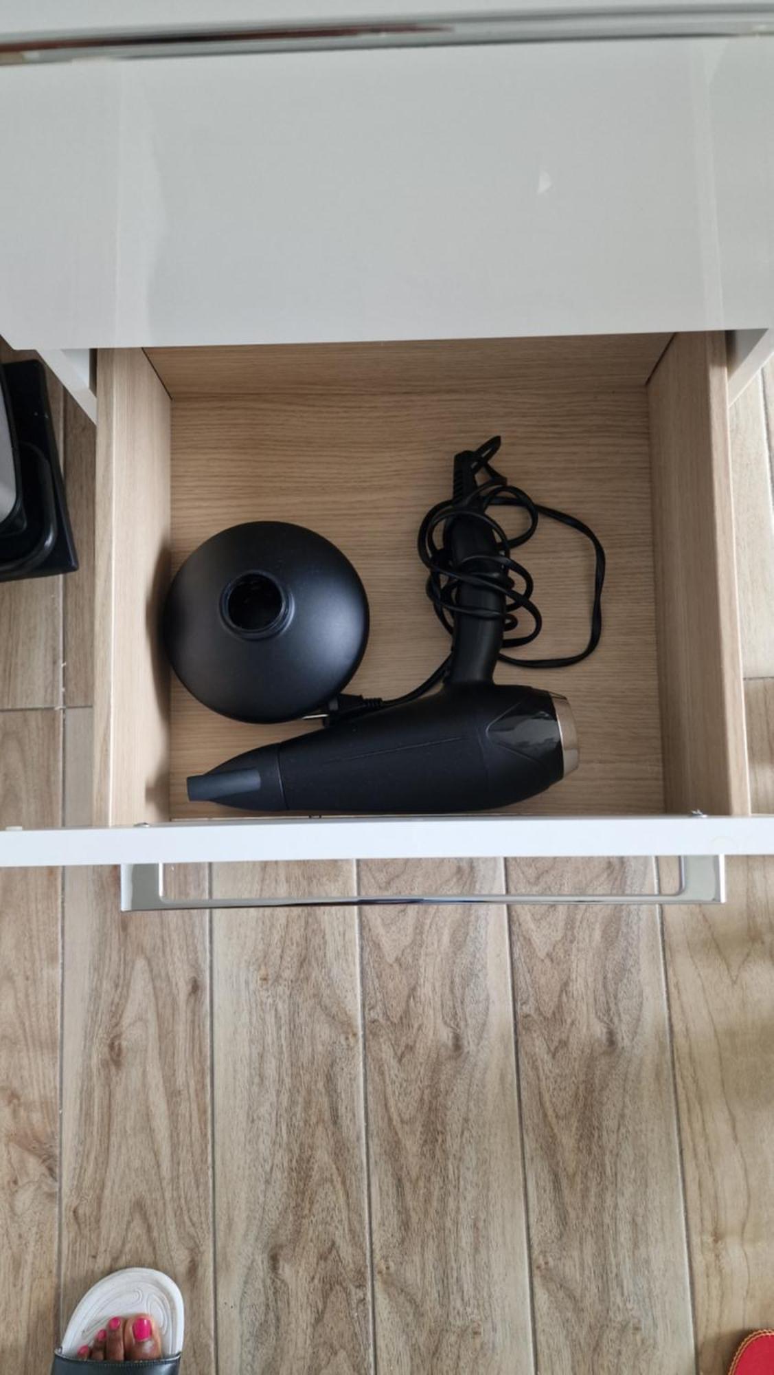 Avec Sa Salle De De Bain Privative *