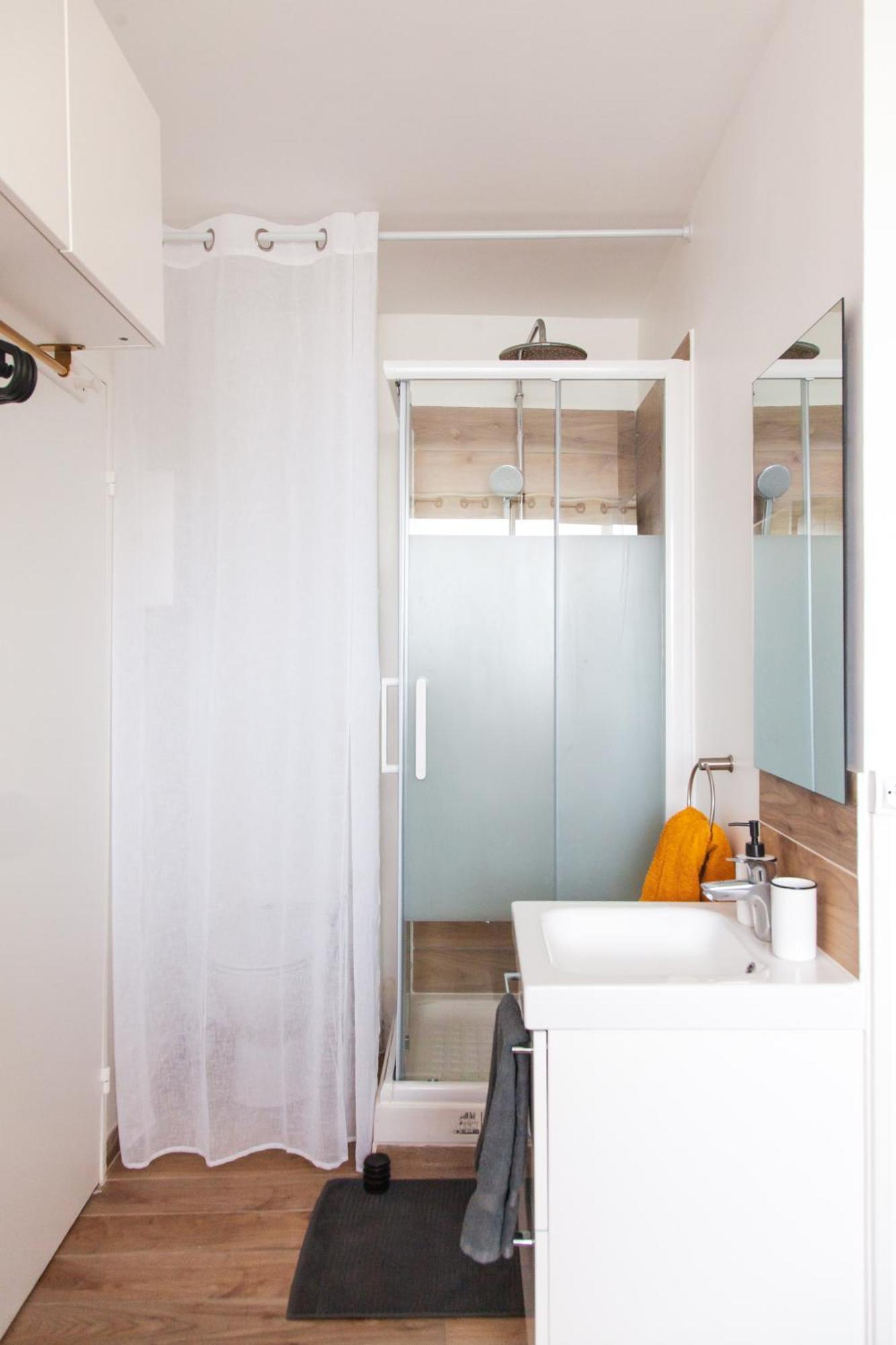 Avec Sa Salle De De Bain Privative